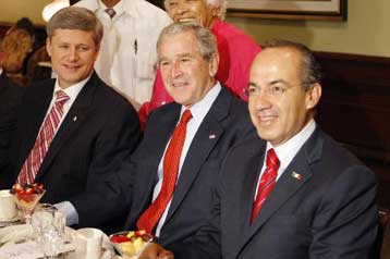 «Δεν είμαστε σε φάση ύφεσης» τονίζει για άλλη μία φορά ο Τζορτζ Μπους