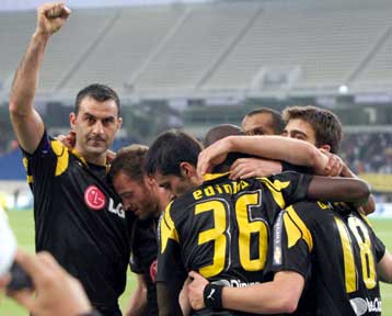 Δεν θέλουμε αλλά θα παίξουμε στα πλέι-οφ, υποστηρίζουν οι παίκτες της ΑΕΚ