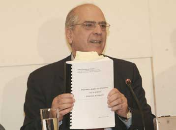 Αντιδράσεις προκαλεί η εισήγηση Κουκιάδη υπέρ της αύξησης του ορίου απολύσεων