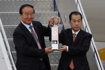 Δρακόντεια μέτρα ασφαλείας στην Καμπέρα, όπου αφίχθη η Ολυμπιακή Φλόγα