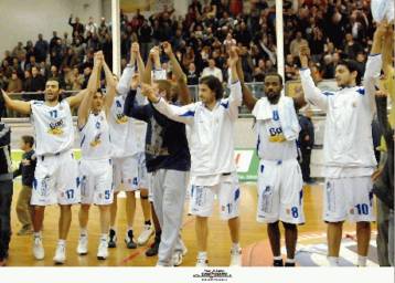 «Γλυκιά» ήταν η ήττα του Κολοσσού από την ΑΕΚ, που συνεχίζει στα πλέι-οφ