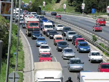 Το Μ.Σάββατο εγκαταλείπουν τα αστικά κέντρα και οι τελευταίοι
