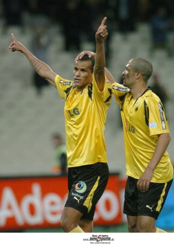 Εμμένει στην απόφασή του να φύγει ο Ριβάλντο, για απαξίωση μίλησε ο Δέλλας