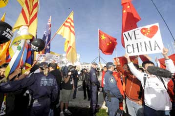 Ομαλά, σε γενικές γραμμές, κύλησε η λαμπαδηδρομία στην Αυστραλία