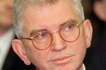 Υπόλογος ο αρχηγός της γερμανικής BND για παράνομη παρακολούθηση δημοσιογράφου