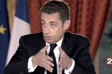 Παραδέχτηκε λάθη αλλά δηλώνει ότι συνεχίζει στις μεταρρυθμίσεις ο Νικολά Σαρκοζί