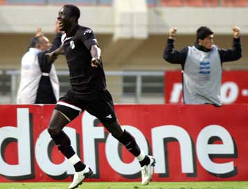 Τα βρήκαν σε όλα Νουαφόρ και ΠΑΟΚ με συνεργασία για τα επόμενα τρία χρόνια