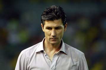 Ο Μαρίνος Ουζουνίδης θα κάθεται στον πάγκο της Λάρισας την επόμενη περίοδο