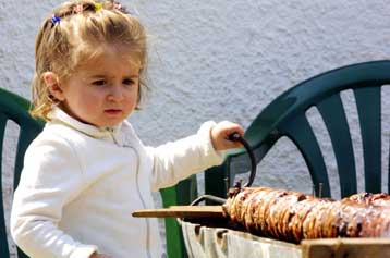 Με βροχές και ζακέτες θα σουβλίσουν τον οβελία στις περισσότερες περιοχές της χώρας