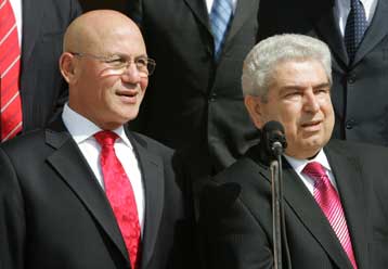 Απορρίπτουν τα κυπριακά κόμματα τα περί παρθενογένεσης νέου κράτους του Ταλάτ