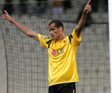 Να μεταπείσει τον Ριβάλντο θα προσπαθήσει ο Νικολαΐδης