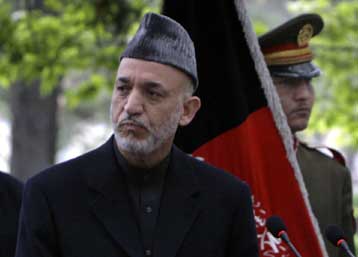 Επίθεση Ταλιμπάν στη διάρκεια στρατιωτικής παρέλασης με στόχο τον Αφγανό πρόεδρο