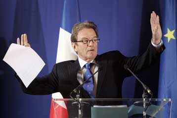 Στη Ν.Αμερική ο Γάλλος ΥΠΕΞ με στόχο την απελευθέρωση της Ι.Μπετανκούρ