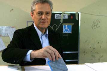 Δεύτερος γύρος των δημοτικών εκλογών στη Ρώμη με μονομαχία Αριστεράς-Δεξιάς