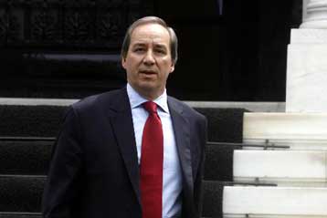 Δεν σχεδιάζονται νέα μέτρα, θωρακίζουμε την οικονομία, δηλώνει η κυβέρνηση