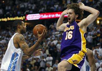 Πρόκριση για Ορλάντο και Λέικερς στον επόμενο γύρο των πλέι οφ