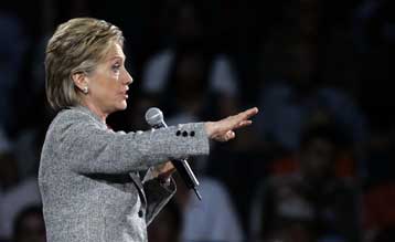 Η Χίλαρι η «καλύτερη ελπίδα» για νίκη επί του ΜακΚέιν, σύμφωνα με δημοσκόπηση