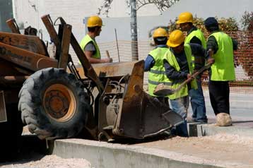 Το 13% των Ελλήνων εργαζομένων ζουν κάτω από τα όρια της φτώχειας