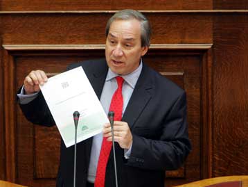 Για «ναυάγιο» και παταγώδη αποτυχία της οικονομικής πολιτικής, μιλά η Αντιπολίτευση