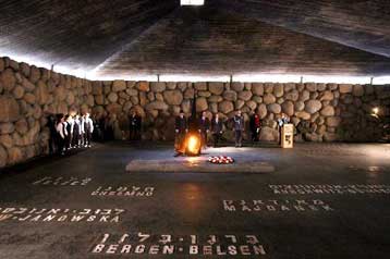 Παραμονή της επετείου του Ολοκαυτώματος αποκαλύπτεται το «αραβικό χαρτί» του Φύρερ