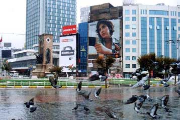 Η τουρκική κυβέρνηση απαγορεύει διαδήλωση στην πλατεία Ταξίμ την Πρωτομαγιά