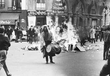 Επανάσταση ή Εξέγερση;