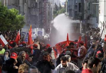 Επεισόδια και συλλήψεις στον εορτασμό της Πρωτομαγιάς στην Τουρκία