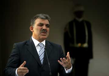 Στην ΠΓΔΜ ο Αμπ. Γκιούλ για τη σύνοδο της Κεντροευρωπαϊκής Πρωτοβουλίας