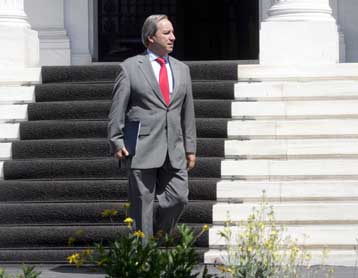 Σε δυσχερή θέση η ελληνική οικονομία, εκτιμά και το Διεθνές Νομισματικό Ταμείο