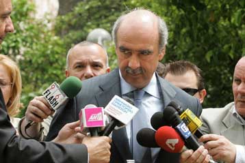 Ένα βήμα πίσω για τις εξαγγελίες περί υποχρεωτικής στράτευσης στα 18