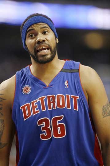 Πανηγυρική πρόκριση των Πίστονς στον επόμενο γύρο των πλέι οφ