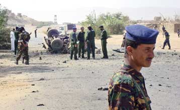 Ισχυρή έκρηξη με δεκάδες νεκρούς και τραυματίες έξω από τέμενος στην Υεμένη