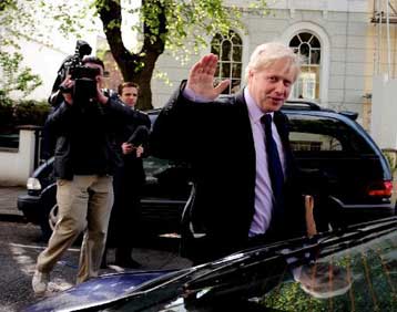 Προηγείται ο Μπόρις Τζονσον του Κεν Λίβινγκστον στο Λονδίνο