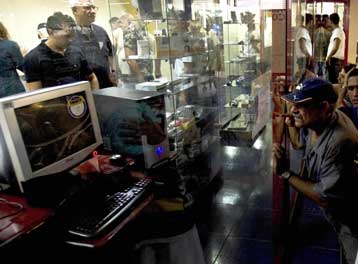 Υπολογιστές, αλλά χωρίς Ίντερνετ αποκτούν οι πολίτες της Κούβας