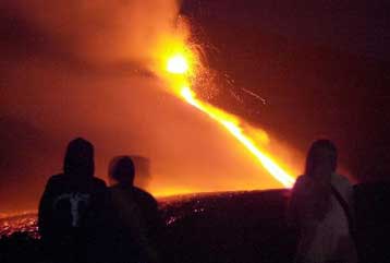 Μαζική έξοδος από την πόλη Τσαϊτέν στη νότια Χιλή μετά την έκρηξη ηφαιστείου