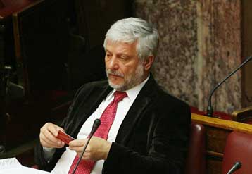 Νέο «χτύπημα» του Π.Τατούλη με άρθρο περί δεξιού και αριστερού λαϊκισμού