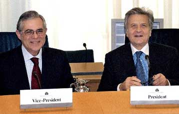 Αμετάβλητα στο 4% διατήρησε τα επιτόκια η Ευρωπαϊκή Κεντρική Τράπεζα