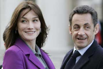 «Μετανιώνω» λένε πολλοί Γάλλοι ψηφοφόροι ένα χρόνο μετά την εκλογή Σαρκοζί