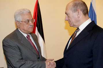 Αμπάς και Ολμέρτ αναζητούν πρόοδο στην ειρηνευτική διαδικασία πριν φθάσει ο Μπους