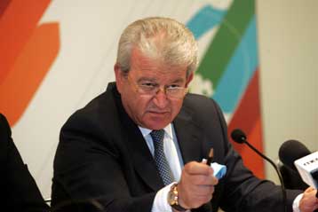 Έχουμε εξίσου ανάγκη τον TGI και τον SouthStream, απαντά η Αθήνα