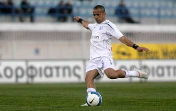 Λουτσιάνο τέλος από τον Ατρόμητο, απαντούν  Κορακάκης, Ιωάννου και Γεωργίου