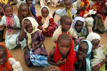 Βομβαρδισμό σχολείου στο Νταρφούρ καταγγέλλουν ανθρωπιστικές οργανώσεις