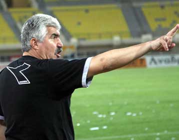 «Διαζύγιο» ΟΦΗ με Παράσχο, ενδιαφέρον για Τσιώλη και Νιόπλια υπό προϋποθέσεις