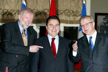 Αρνητικές συνέπειες εάν απαγορευθεί το κυβερνών κόμμα, λέει στην Τουρκία η ΕΕ