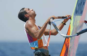 Τέταρτος είναι ο Κακλαμανάκης στο Μπρεστ, για αποθεραπεία ο Παπαθανασίου