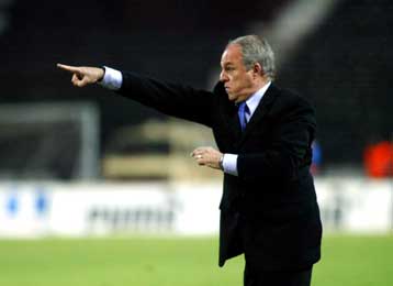 Τέλος ο Κάμπος, παρελθόν και οι Κορακάκης, Γεωργίου από τον Ατρόμητο