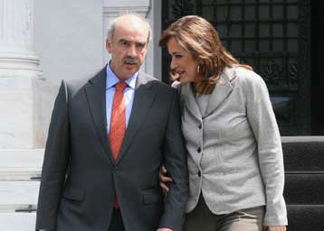 Εξοπλιστικά προγράμματα με διπλωματία και θητεία στα 20-21 μελετά η κυβέρνηση