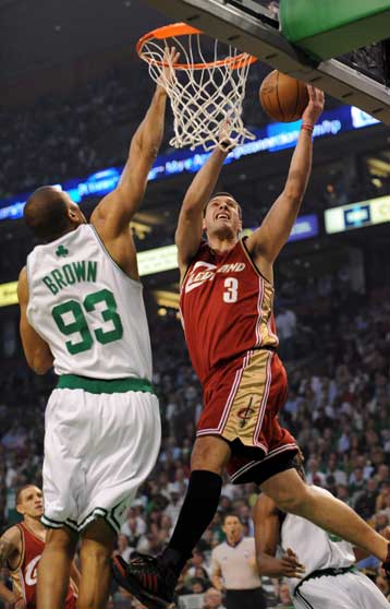 Νίκη των Σέλτικς επί των Καβαλίερς στον δεύτερο γύρο των πλέι οφ