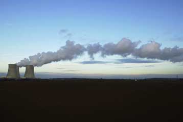 Επανέρχεται διεθνώς το δίλημμα της πυρηνικής ενέργειας