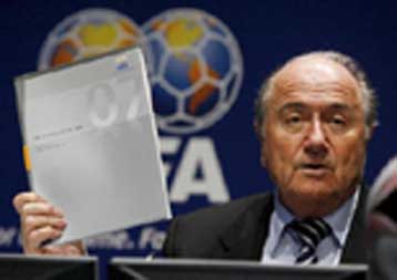 Πρόταση Μπλάτερ για αυστηρότερους κανόνες στην αλλαγή υπηκοότητας